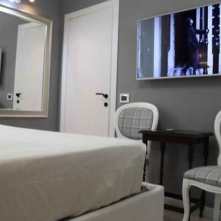 Jacuzzi Apartament By Parmacentro B&B Экстерьер фото
