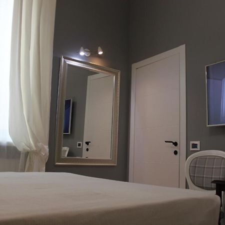 Jacuzzi Apartament By Parmacentro B&B Экстерьер фото