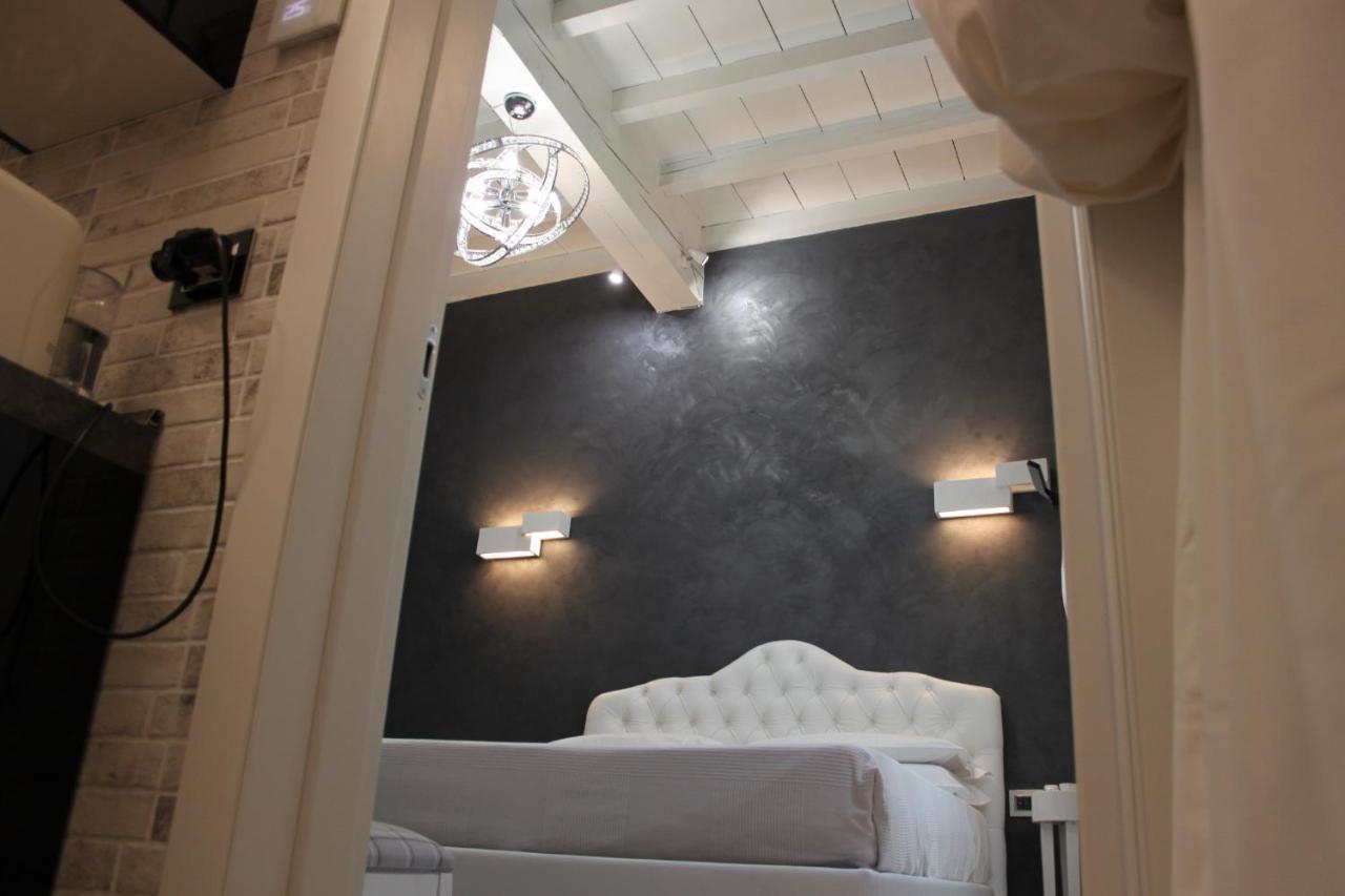 Jacuzzi Apartament By Parmacentro B&B Экстерьер фото